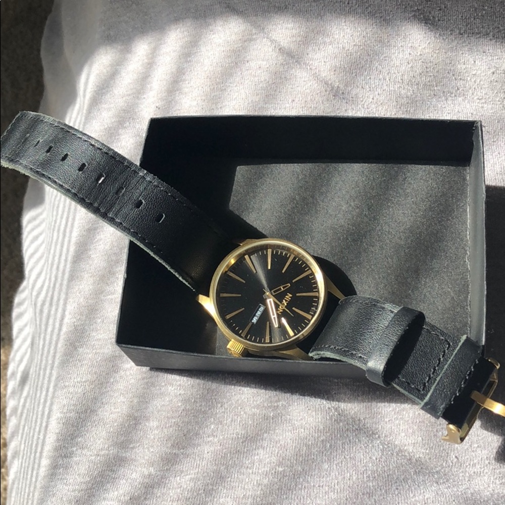 Nixon Sentry Leather Watch